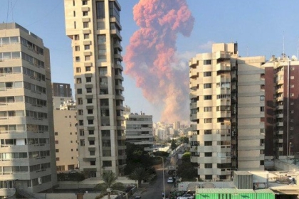 شاهد: انفجار ضخم وغامض قرب منزل سعد الحريري بالعاصمة (بيروت)