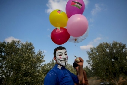 (10) حرائق داخل السياج الفاصل لقطاع غزة بفعل البالونات الحارقة