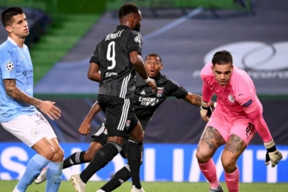 ليون يفاجئ سيتي ويقصيه من دوري أبطال أوروبا