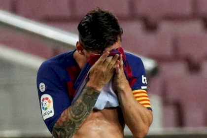 صحيفة: ميسي ليس قائدا ولو كان رونالدو أو راموس مكانه لما سمحا بحدوث ذلك.. فيديو