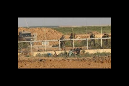 قوات الاحتلال تعتقل فلسطينياً بزعم اجتيازه السياج من قطاع غزة