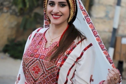 تعرف على مميزات الثوب الفلسطيني