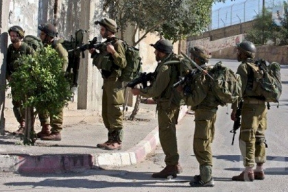 الاحتلال يعتقل 18 مواطنا من الضفة غالبيتهم من القدس