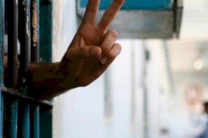 الاحتلال يفرج عن أسير من طوباس بعد قضائه 20 عاماً في السجون