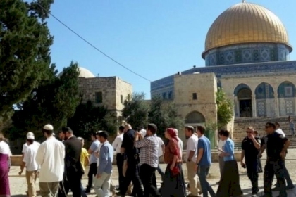 مدير المسجد الاقصى يكشف حقيقة تسرب المياه في باحات الاقصى!