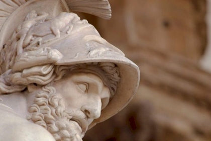 مأساة بيت أجاممنون بين رُوّاد المأساة الإغريقية