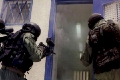 قوات القمع الإسرائيلية تقتحم سجن جلبوع وتعتدي على الأسرى