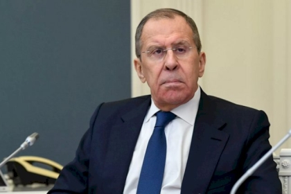 لافروف يبحث تنفيذ تسوية الملف النووي الإيراني مع مدير الوكالة الدولية للطاقة الذرية