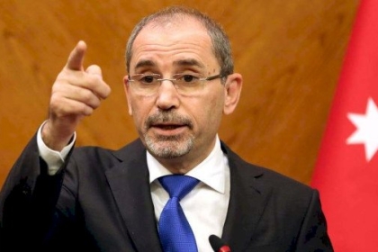 في تعليقه على اتفاقية الدفاع العسكري مع أمريكا..الصفدي: ليس الأردن من يقبل استعمارًا