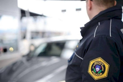 قطعت يدها للاستفادة من التأمين.. فنالت العقاب مرتين