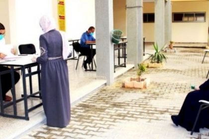 "تعليم غزة" تبدأ تسليم شهادات الثانوية العامة "الدورة الثانية"