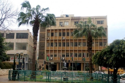 إغلاق بلدية نابلس بعد إصابة موظف بـ "كورونا"