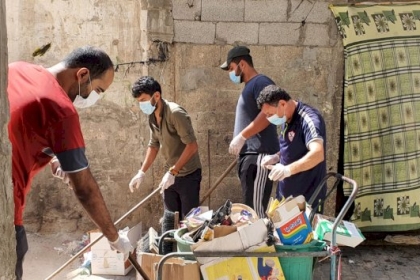 بالصور: كوادر فتحاوية تستكمل حملة مخيمنا جميل التطوعية