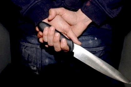 إصابة شاب من الخليل تعرض للطعن على يد مستوطنين