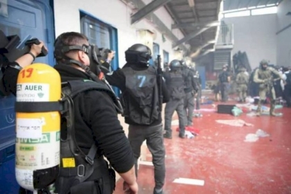 تفاصيل الاعتداء على أسرى قسم "12" بسجن نفحة الصحراوي