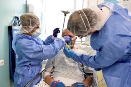 الصحة العالمية تحذر من بلوغ وفيات كورونا إلى "مليونين"