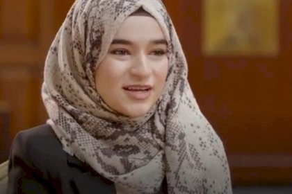 لاجئة سورية حققت حلمها: رئيسة المفوضية الأوروبية فاجأتني