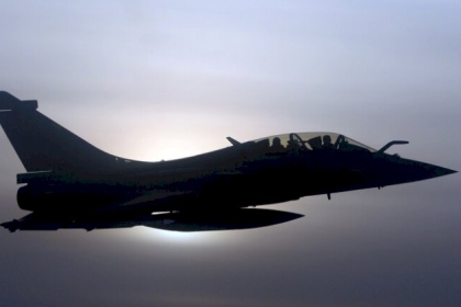 سماع دوي انفجار في باريس وضواحيها ناتج عن اختراق مقاتلة حاجز الصوت