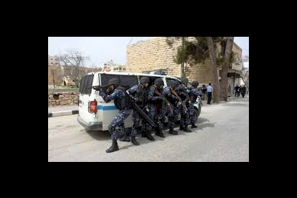 شرطة أريحا تقبض على امرأة حرقت محلاً تجارياً والسبب!