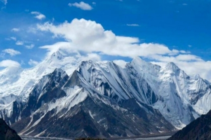 حاول تسلق جبل ارتفاعه 6 آلاف متر.. فسقط ميتا