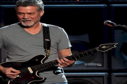 وفاة عازف الجيتار الشهير إيدي فان هالين عن 65 عاما