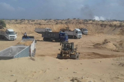 اقتصاد غزة توفر 116 شاحنة رمال بمحافظة الشمال