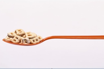 الكشف عن علامة فموية لنقص فيتامين B12 في الجسم!