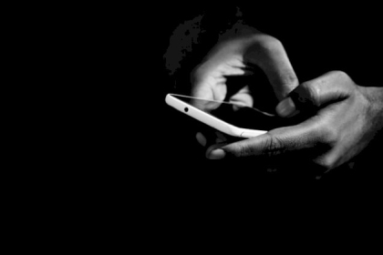 هل يمكن أن نعرف كيف تمت تسميتنا في هواتف الآخرين؟!