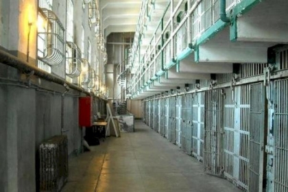 13 أسيراً مريضاً يشتكون من أمراض مزمنة وخطيرة في عيادة "الرملة"