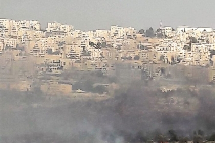 شبان يستهدفون مستوطنة بالزجاجات الحارقة في القدس