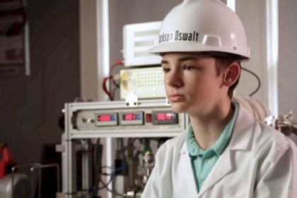 مراهق أمريكي يصمم مفاعلا نوويا منزليا (فيديو)