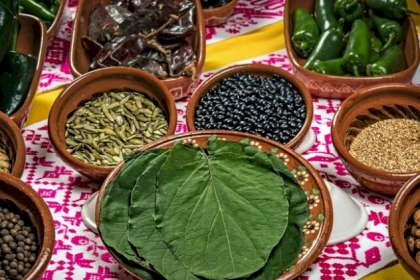 علماء يختبرون تأثير الفلفل على الفيروس التاجي