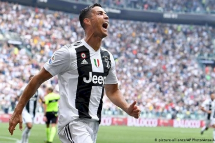 رونالدو يقدم وعدا للجماهير البرتغالية قبيل مباراة مصيرية بتصفيات المونديال