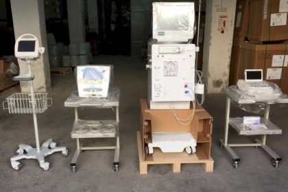 الصحة تتسلم أجهزة ومستلزمات طبية لمشافي غزة والضفة لمواجهة "كورونا"