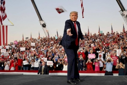 كوكتيل "سوبرمان".. ما سر العلاج السريع للرئيس الأميركي؟