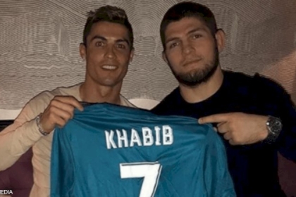 رغم إصابته بكورونا.. رونالدو يوجه رسالة إلى المقاتل حبيب