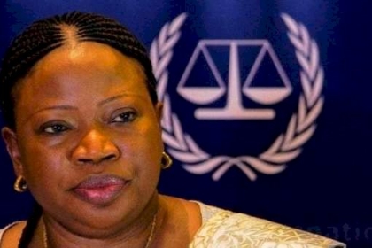 مدعية المحكمة الجنائية الدولية تصل السبت إلى الخرطوم للبحث في تسليم البشير