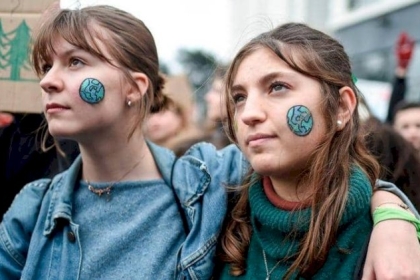 دراسة طبية تكشف "تأثيرات غير متوقعة" لمرحلة المراهقة