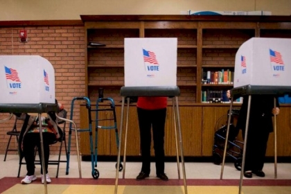 التصويت المبكر في الانتخابات الأميركية يلامس مستوى قياسيا