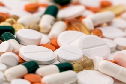 خبراء يحذرون: أكثر أنواع مسكنات الألم شعبية في العالم تسبب التسمم بشكل متزايد!