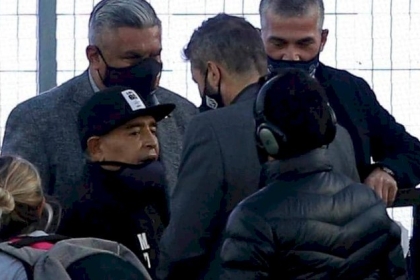 مارادونا في المستشفى.. وحالته "ليست خطيرة"