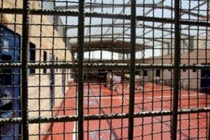 ثلاثة أسرى يدخلون أعوامًا جديدة داخل سجون الاحتلال