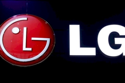 إل جي تطور هاتفا بشاشة قابلة للف لا مثيل له!