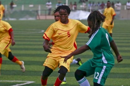 مباراة كرة قدم نسائية تفجر الجدل في السودان