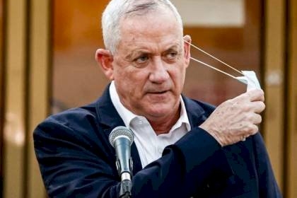 غانتس يوجه رسالة للرئيس عباس: لا وقت للأعذار ويجب العودة فورا للمفاوضات!