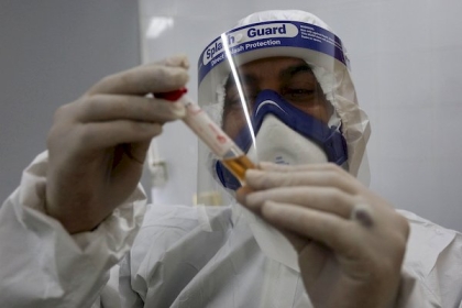 سلالة فيروس كورونا الجديدة: الاتحاد الأوروبي يبحث طرق الاستجابة لها مع توسيع حظر السفر من وإلى بريطانيا