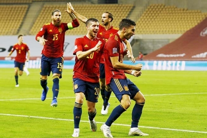 بعد فضيحة إسبانيا.. ألمانيا تغازل يورغن كلوب