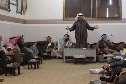 بالصور : لجنة الإصلاح بحركة فتح في محافظة خانيونس ترعى صلحاً عائلياً