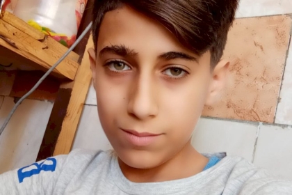 معاناة ممتدة من الابن للأم ..  بشار يبحث على قشة يتعلق بها لعلاجه