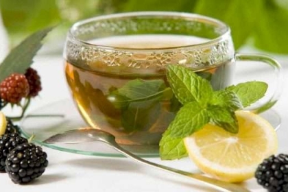 5 أكواب من الشاي يوميا.. دراسة تكشف "المفعول السحري"